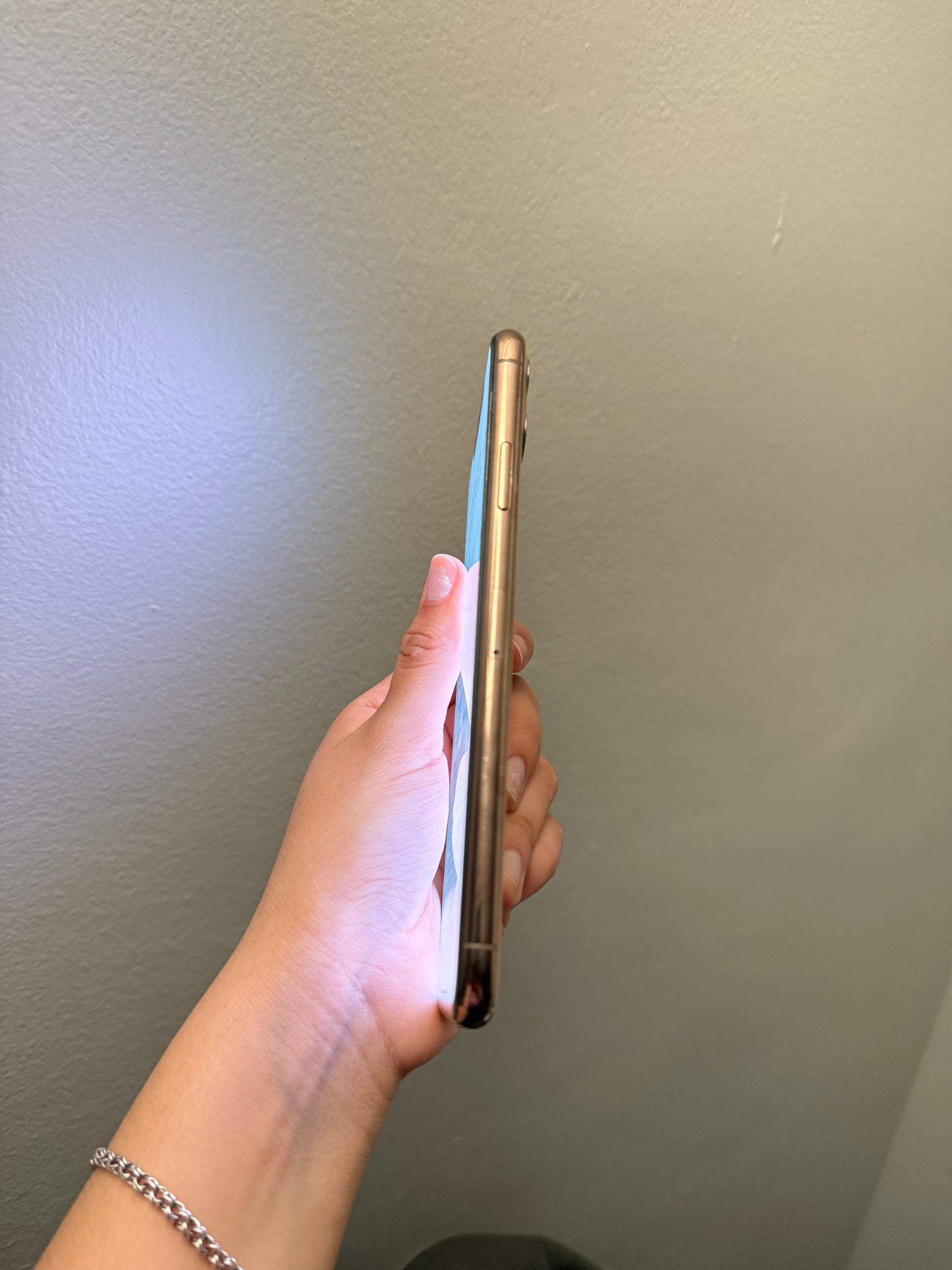 iPhone 11 Pro Max 64gb DORADO