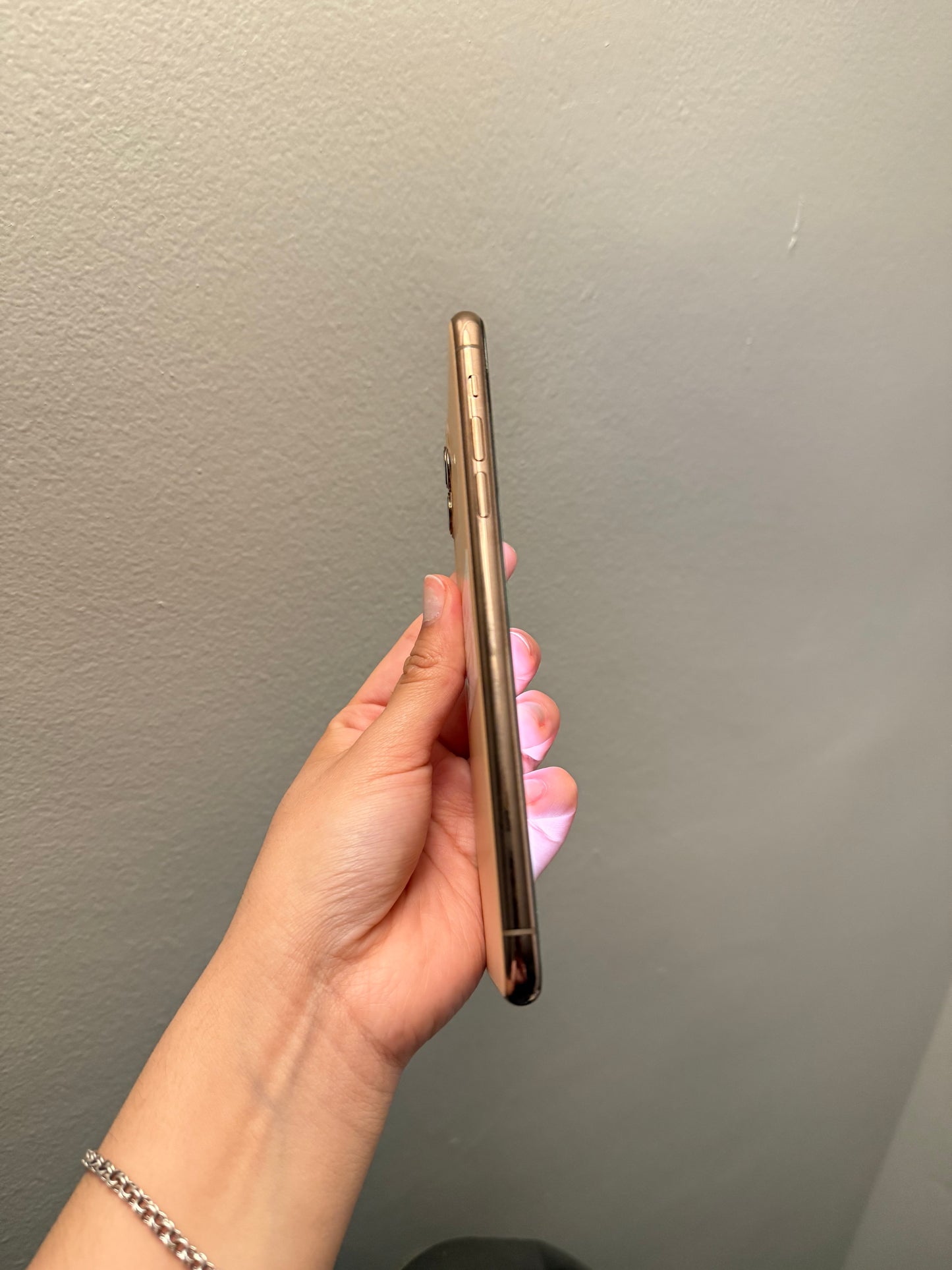 iPhone 11 Pro Max 64gb DORADO