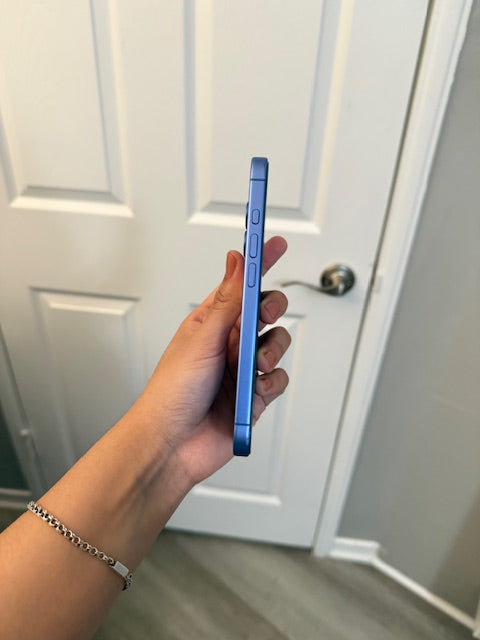 Iphone 16 de 128gb AZUL